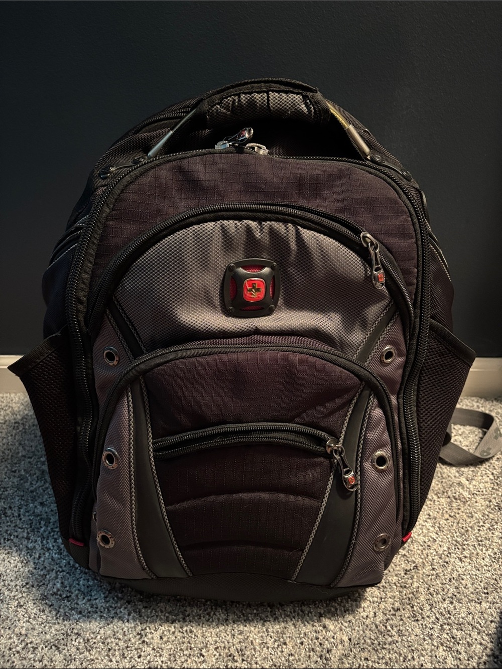 SwissGear Travel Backpack - Professional Commuter Bag